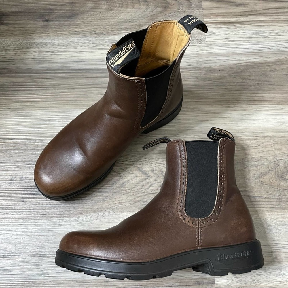 Blundstone Original High Top Chelsea Boot Brogue Size 6 AUS, US women 9. - Picture 3 of 9
